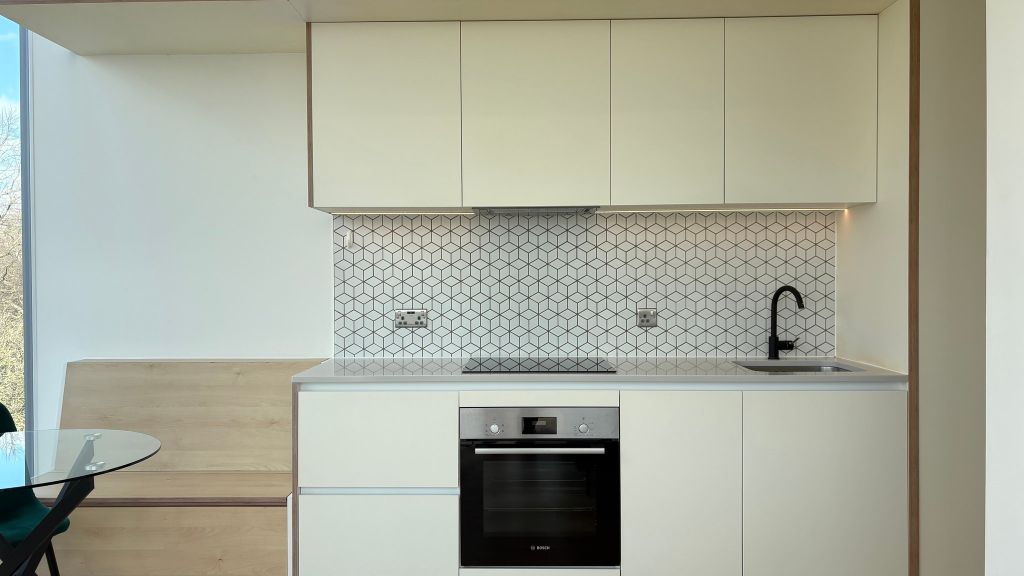 Property photo 2 of 25 Kitchen