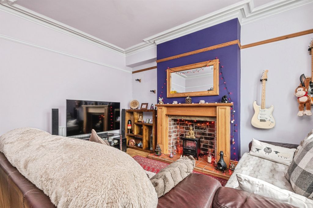 Property photo 3 of 17