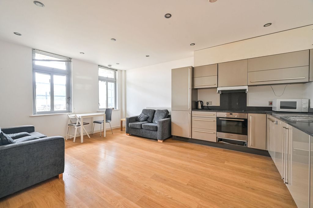 Property photo 1 of 12