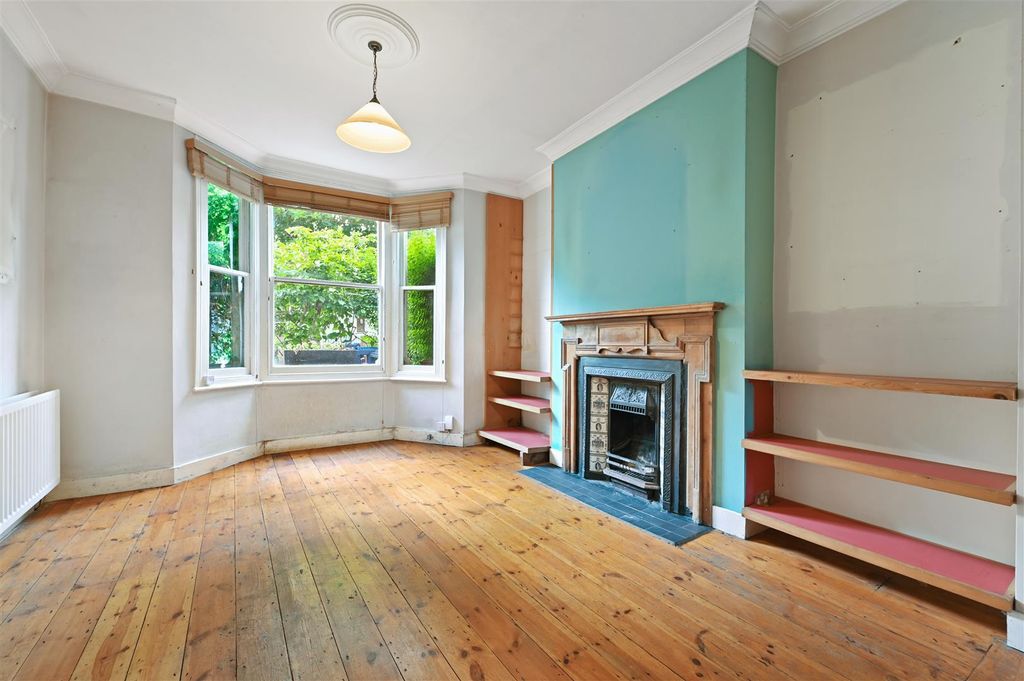 Property photo 2 of 10 Ar - Brouncker Road10.Jpg