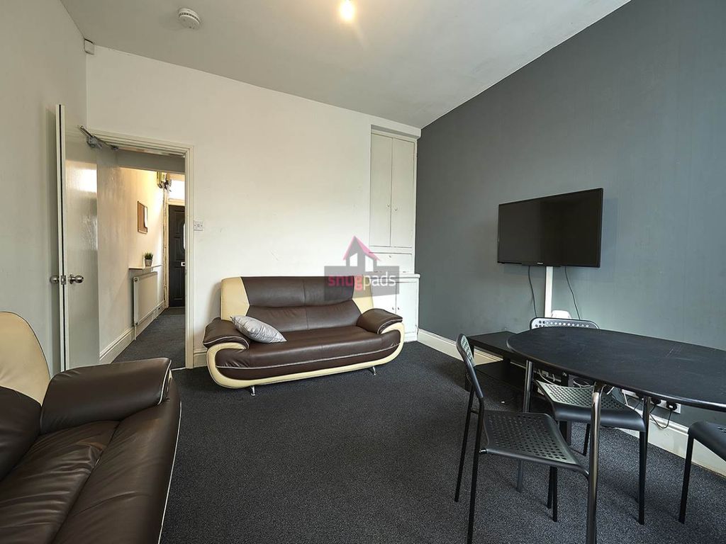 Property photo 2 of 9 2