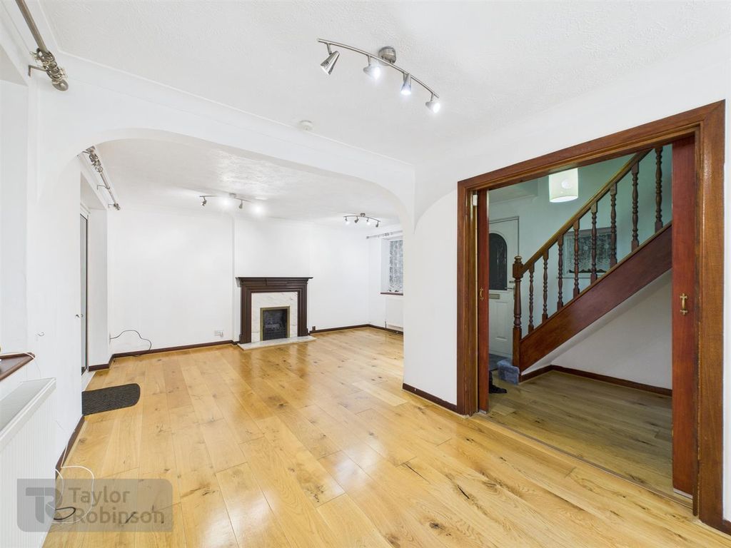 Property photo 3 of 14 Cam02600G0-Pr0612-Still007.Jpg