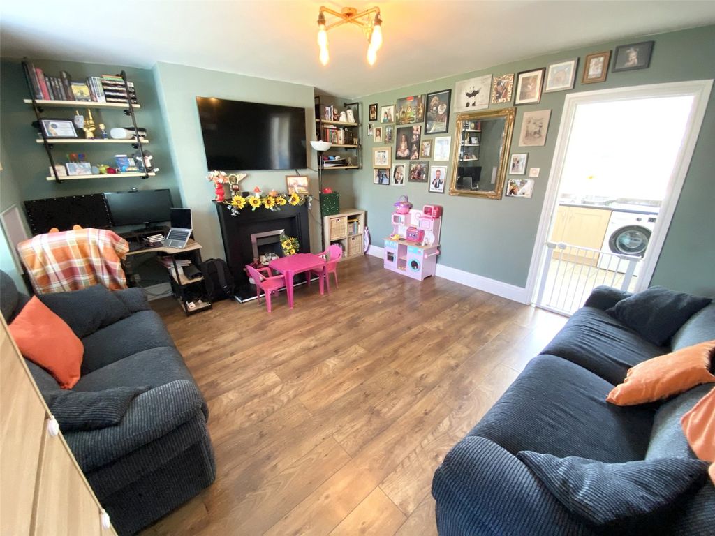 Property photo 3 of 17 Picture No. 08