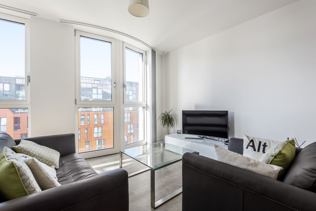 Property photo 2 of 14 584454 (2)