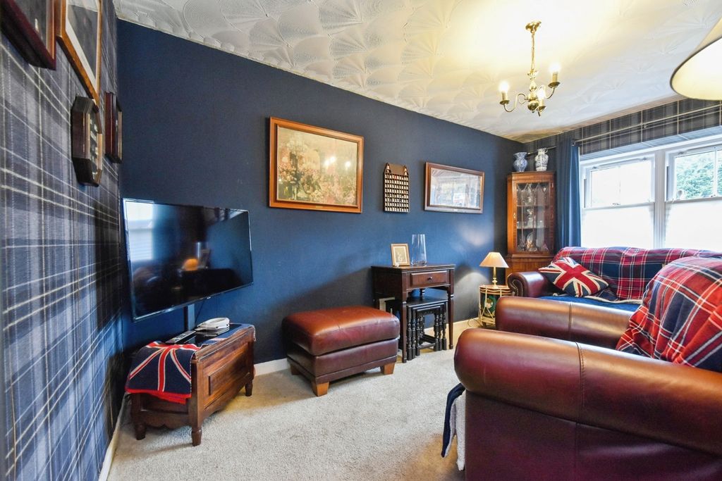 Property photo 3 of 17 Photo