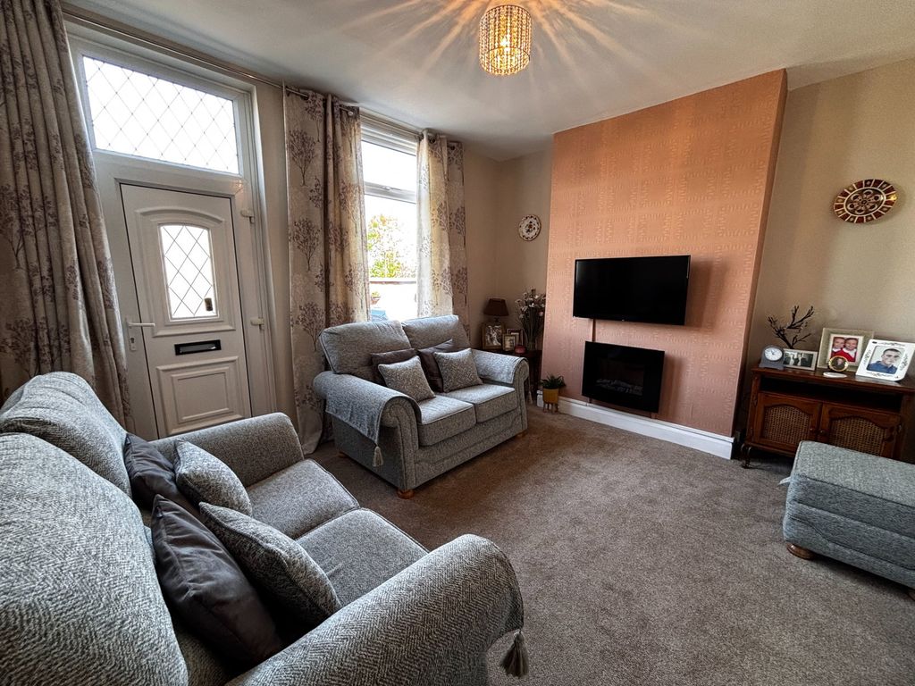 Property photo 2 of 17