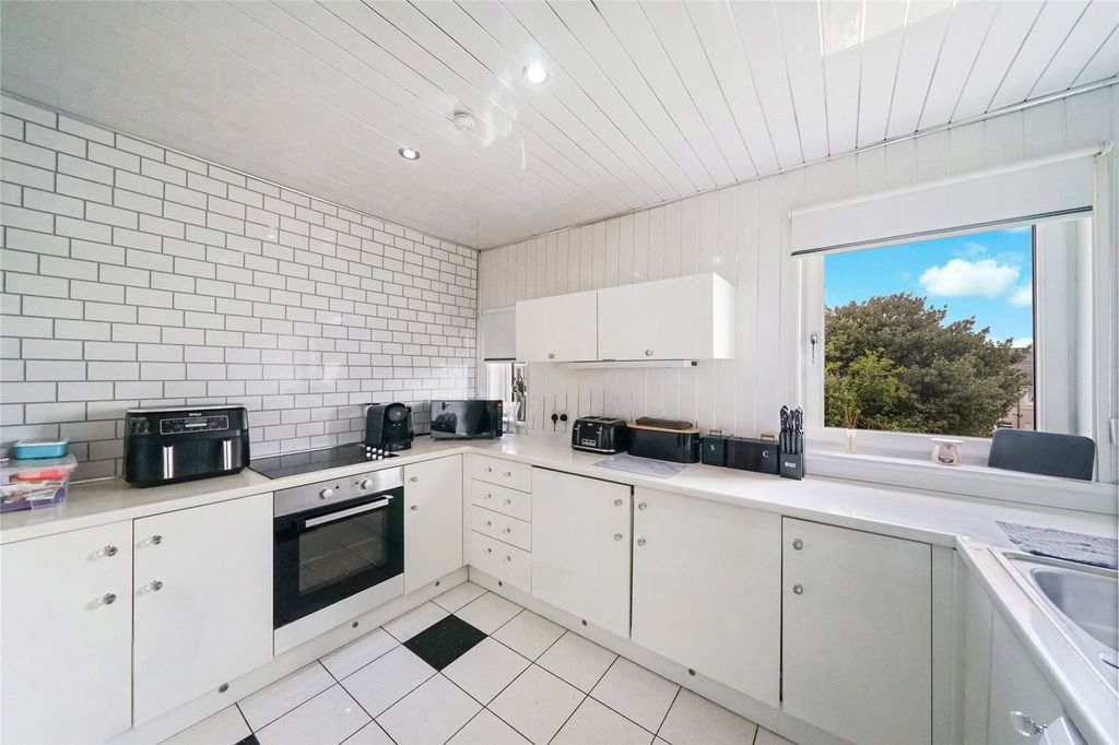 Property photo 3 of 18 Picture No. 06