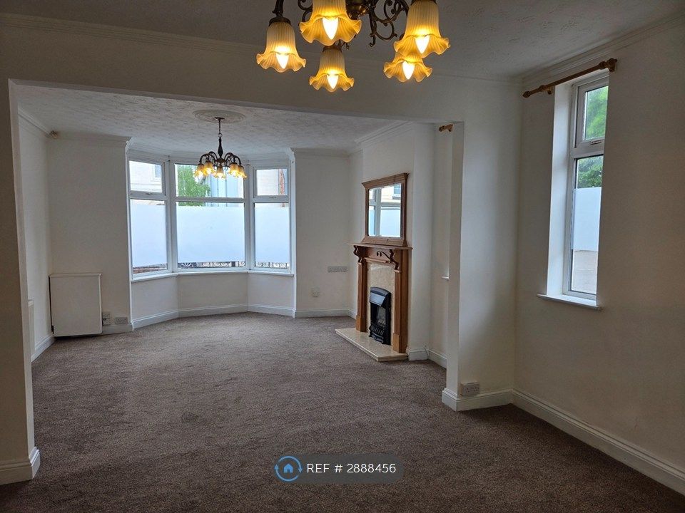 Property photo 1 of 23 Lounge