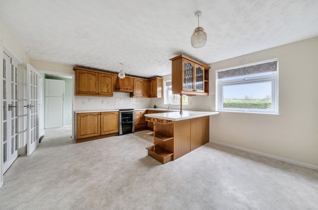 Property photo 2 of 12 1405689-1-6980A34...