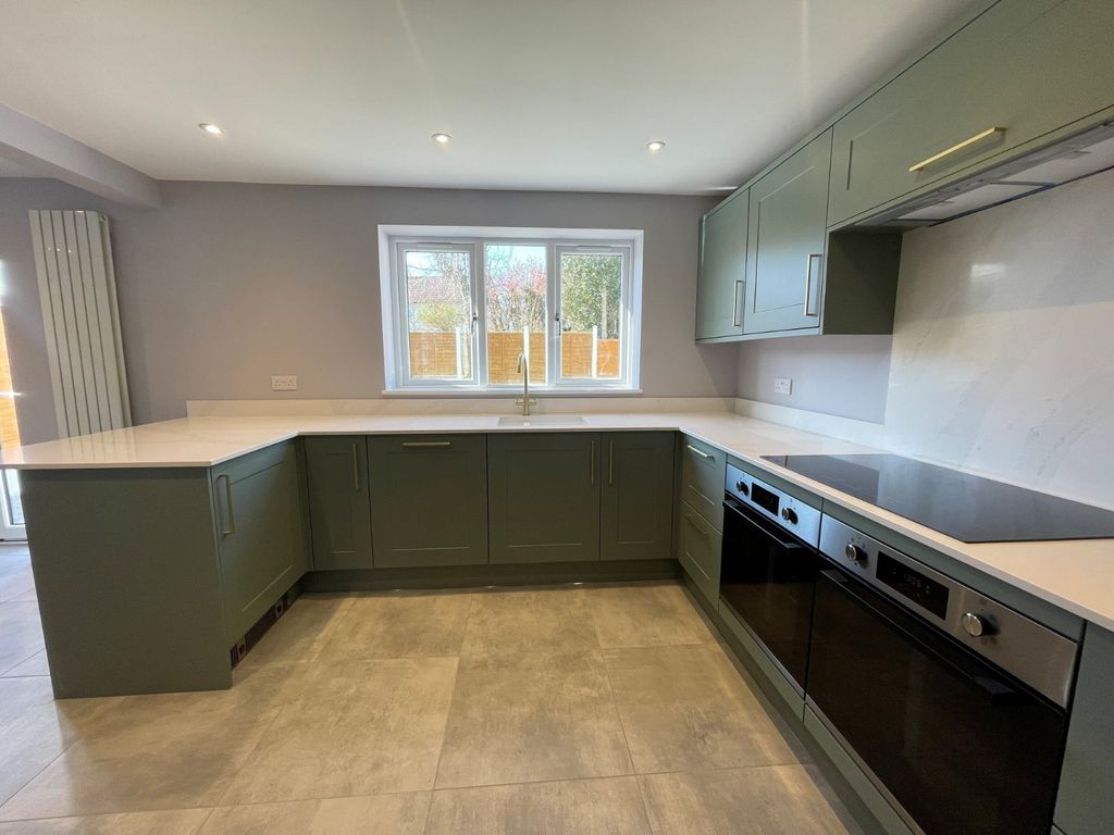 Property photo 3 of 11 Picture No. 10