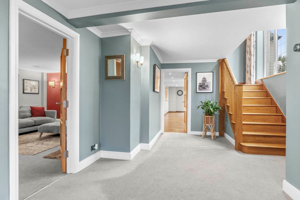 Property photo 3 of 23