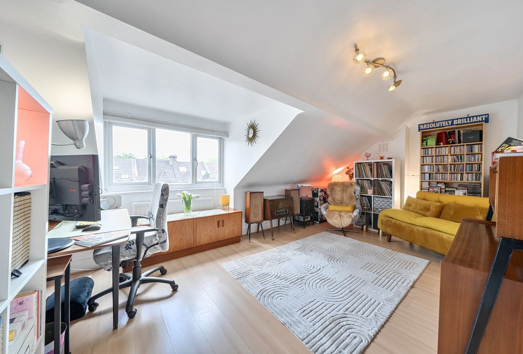 Property photo 1 of 10 1463311-8-6A073d6...