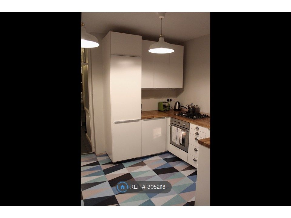 Property photo 2 of 7 Kitchen