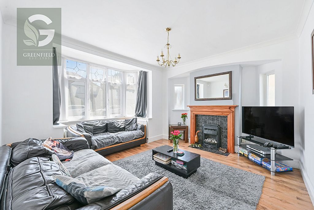 Property photo 2 of 13 Station Avenue, West Ewell, Epsom, Surrey, Kt19 9Uf
