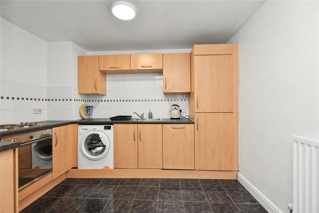 Property photo 3 of 22 Picture No. 15