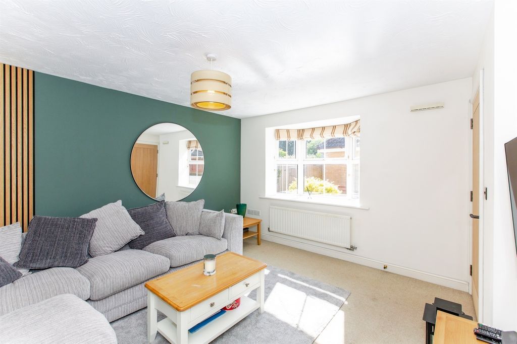 Property photo 3 of 17