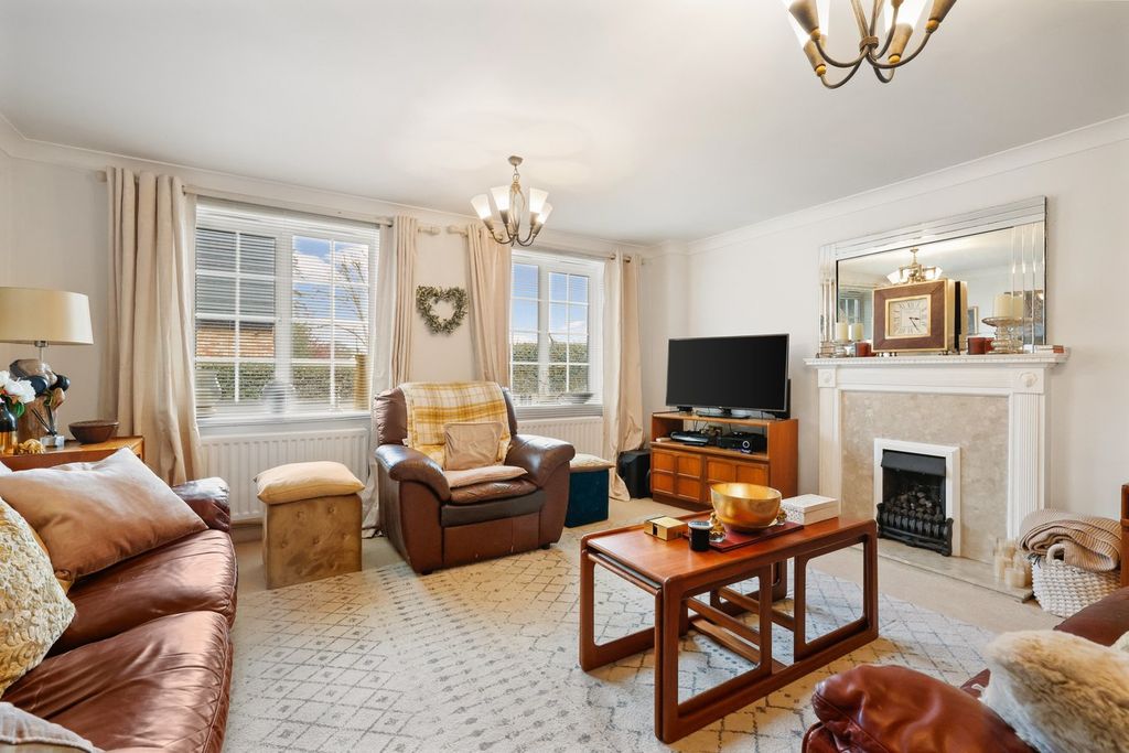 Property photo 2 of 23