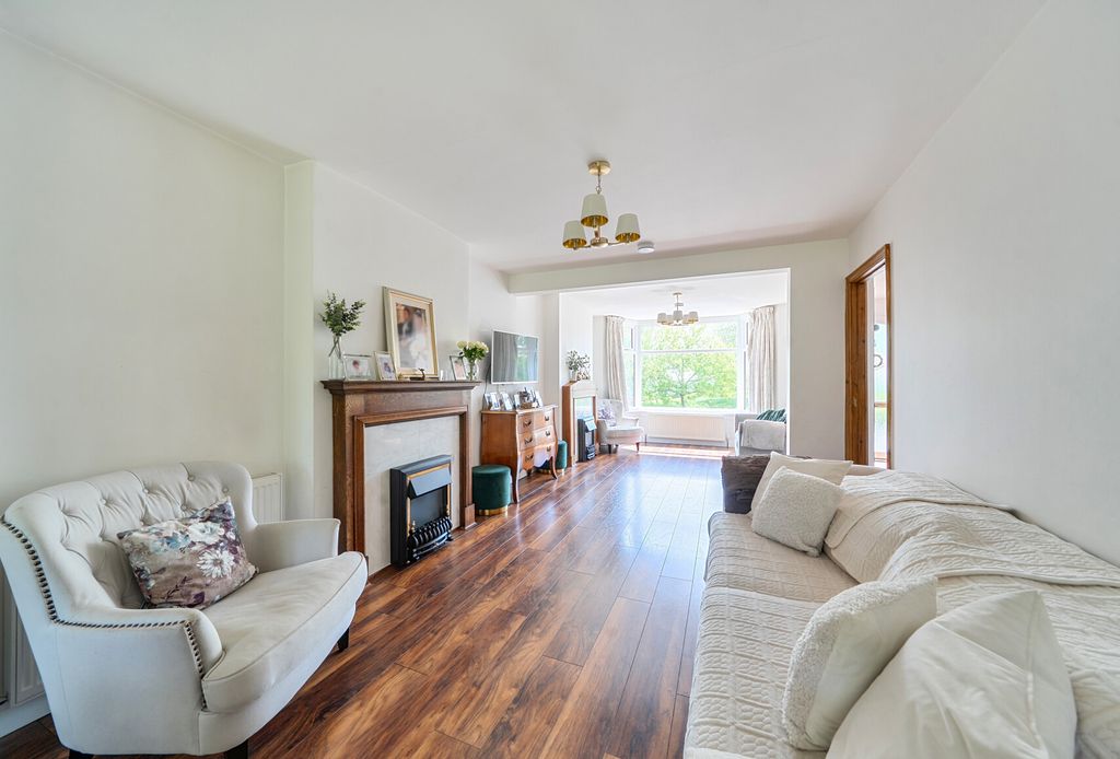 Property photo 1 of 16 1451512-26-69F0A8...