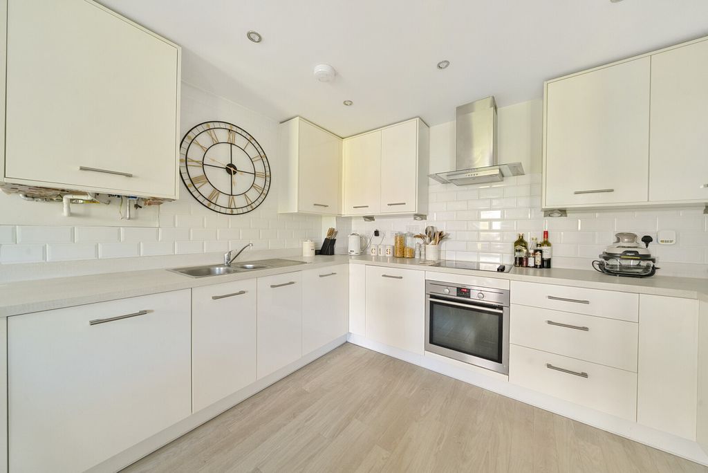 Property photo 3 of 20 1345273-10-68B09B...