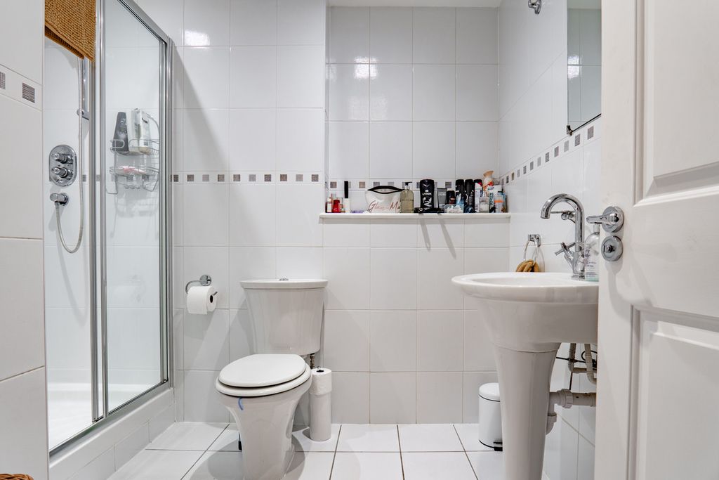 Additional image 23 of 4 bed flat for saleIsland Bank Road, Inverness IV2