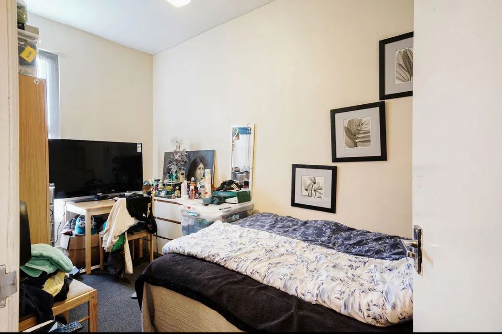 Property photo 3 of 6