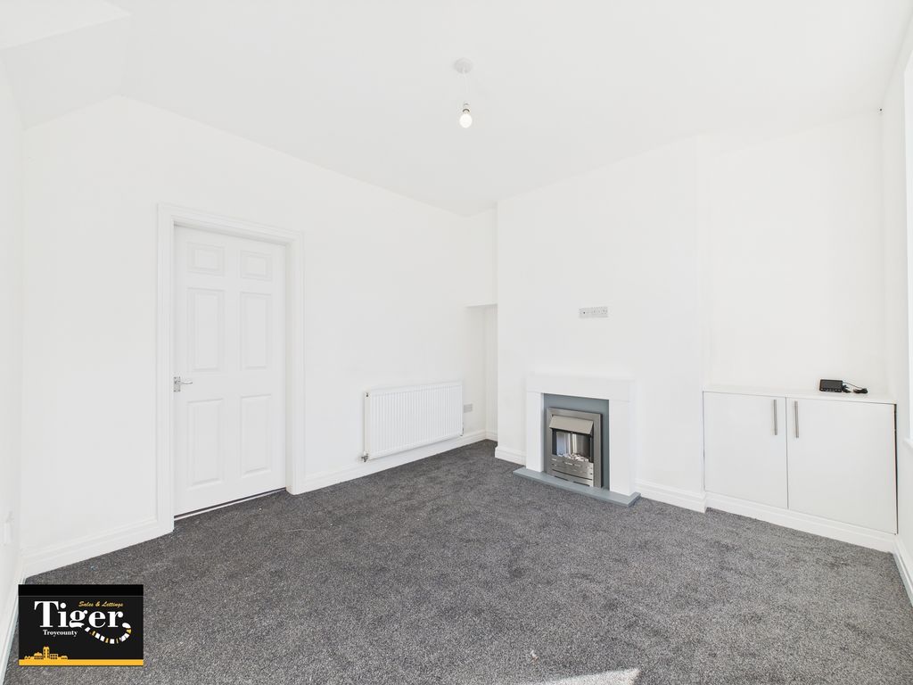 Property photo 2 of 12 Cam03440G0-Pr0027-Still002