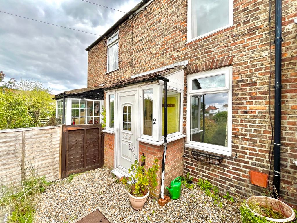 Property photo 2 of 25