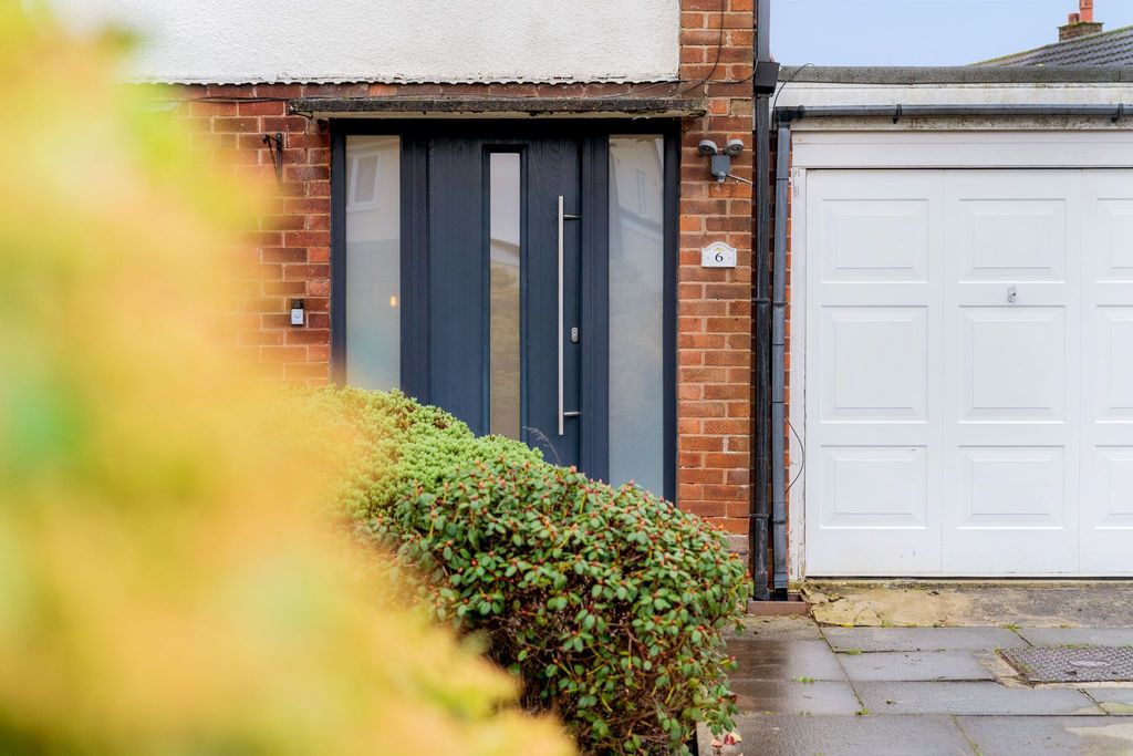 Property photo 2 of 24 Photograph 2