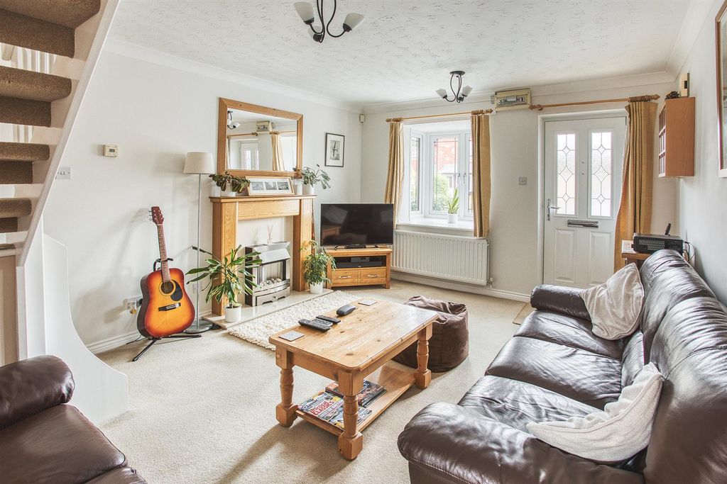 Property photo 3 of 11