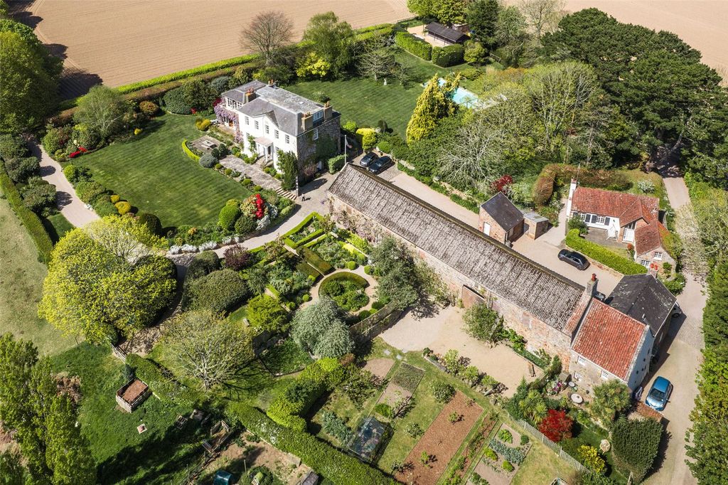 Property photo 3 of 38 Drone
