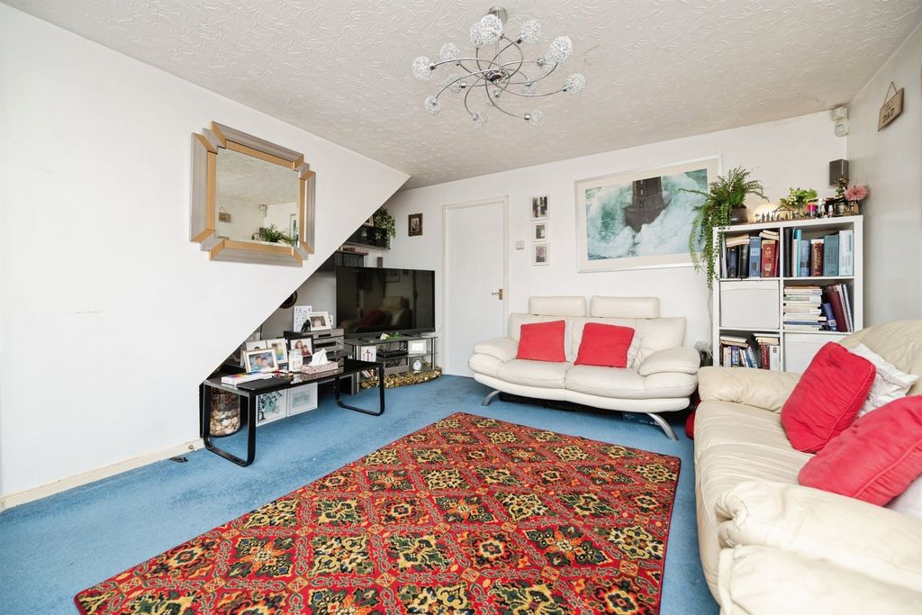 Property photo 3 of 17