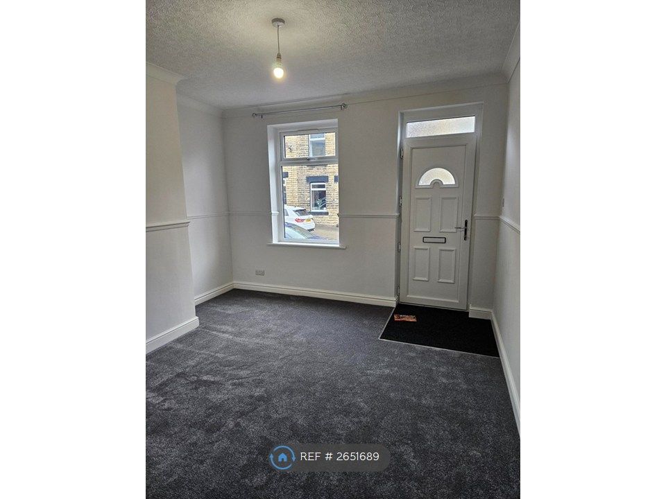 Property photo 2 of 12 Lounge