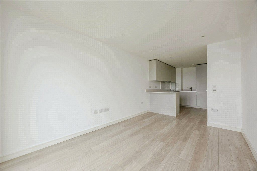 Property photo 3 of 27 Picture No. 02