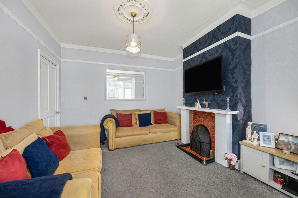 Property photo 3 of 26