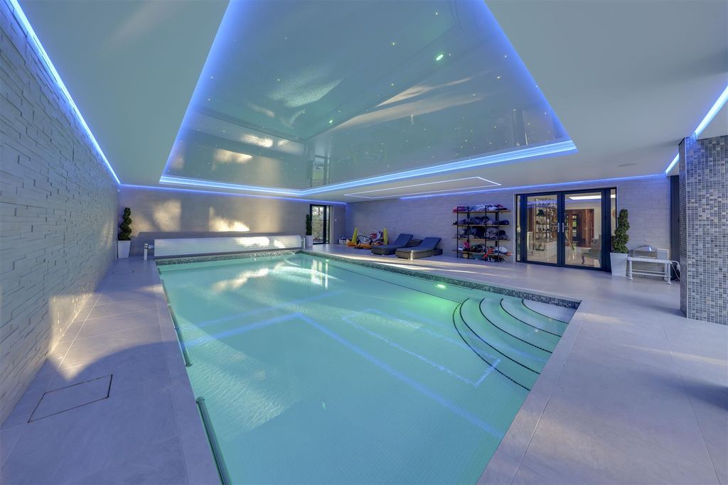 Property photo 3 of 55 Swimming Pool Alt