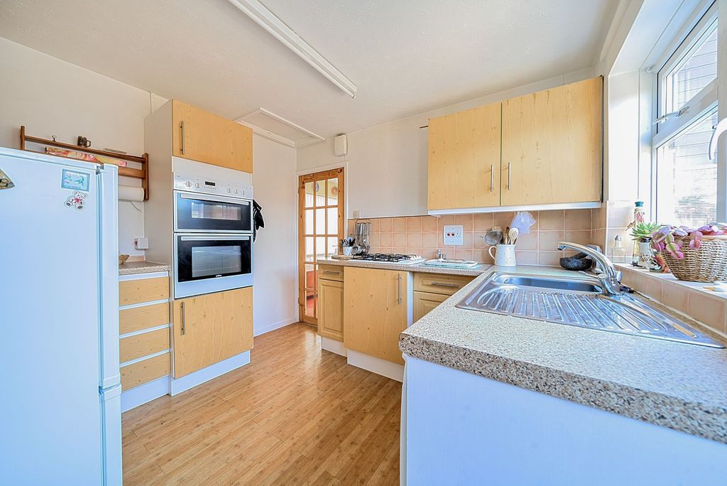 Property photo 2 of 13 Kitchen