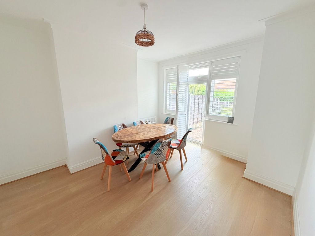 Property photo 3 of 23