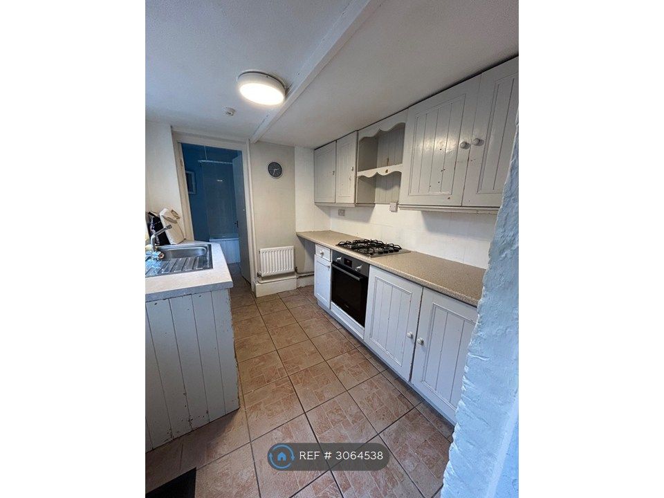 Property photo 2 of 7 Old Kitchen