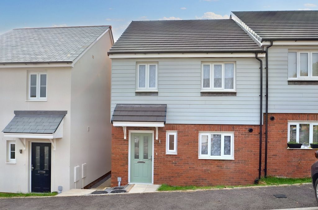 Property photo 1 of 11 Cullompton Seddons