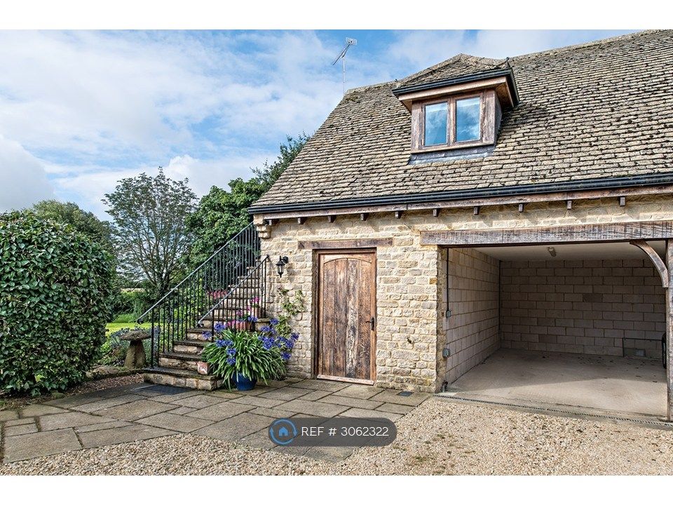 Property photo 1 of 11 Covered Parking And Stone Steps, Front View