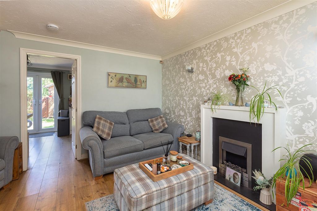Property photo 3 of 12