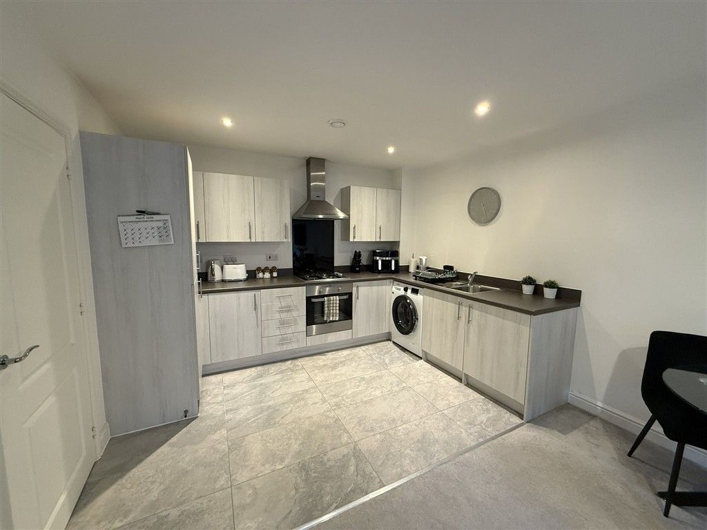 Property photo 1 of 4 Kitchen