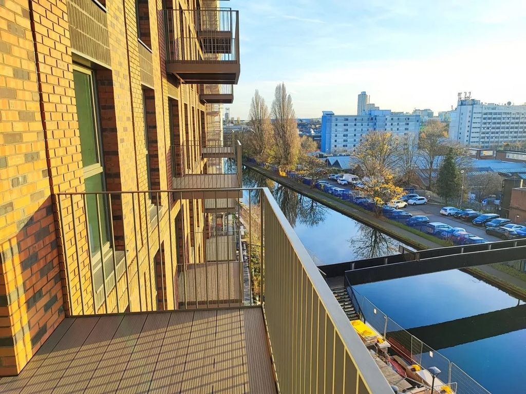 Property photo 1 of 23