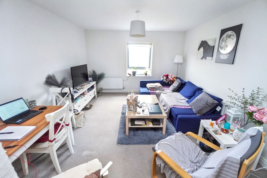 Property photo 3 of 8