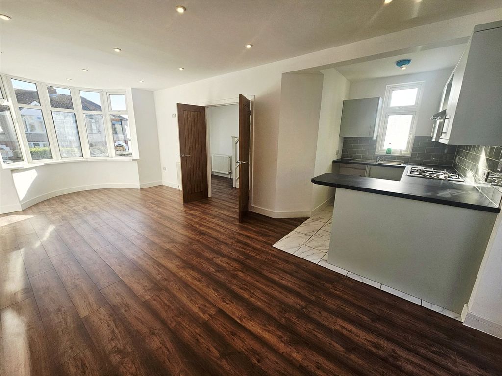 Property photo 3 of 14 Picture No. 06