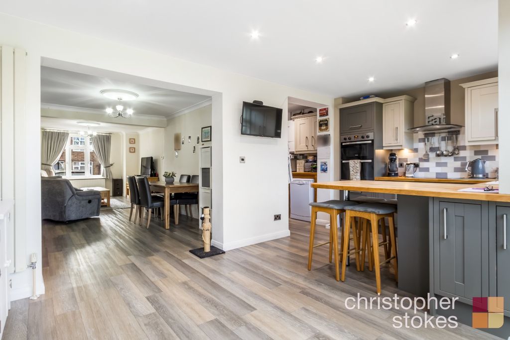 Property photo 3 of 22 4706835