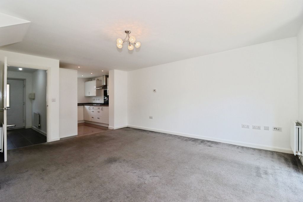Property photo 3 of 17 Photo