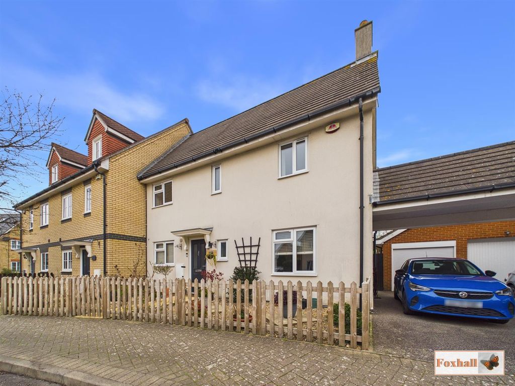 Property photo 1 of 18 Front Garden