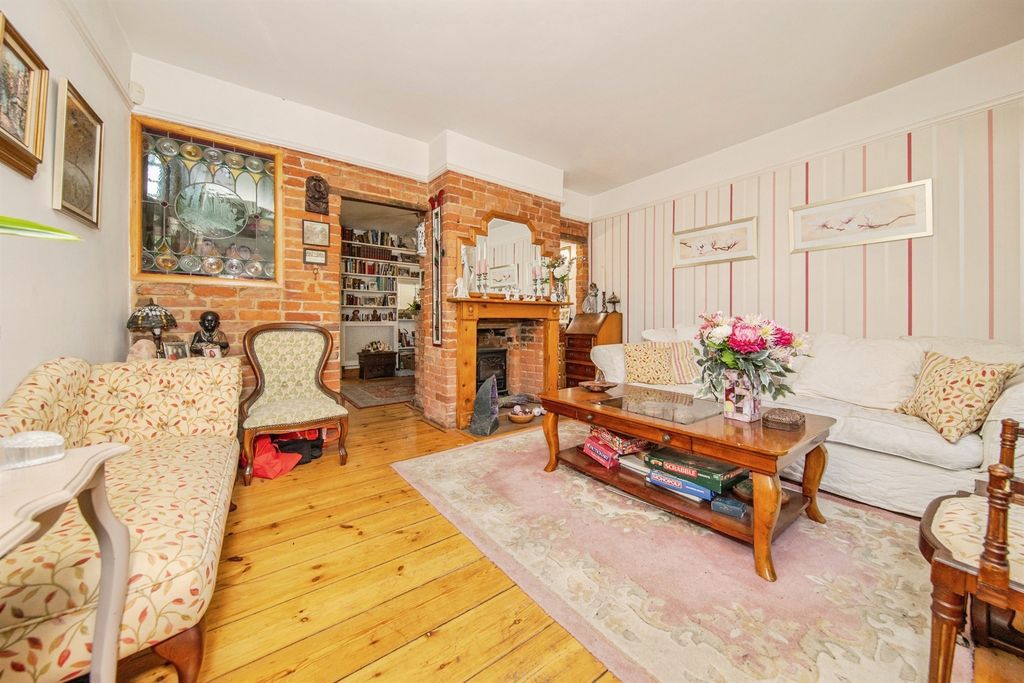 Property photo 2 of 23