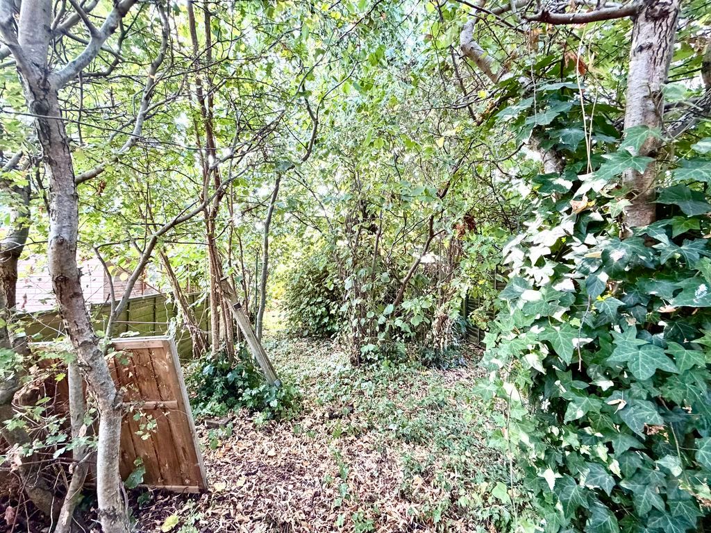 Property photo 3 of 18 Woodland Garden